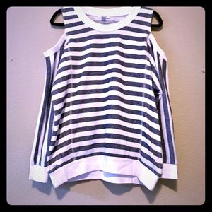 Really nice striped off shoulder 100% cotton.